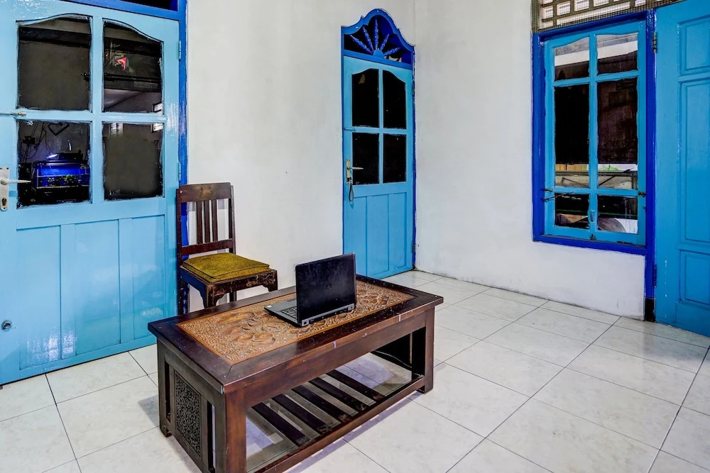 SPOT ON 92595 Umi Homestay Syariah