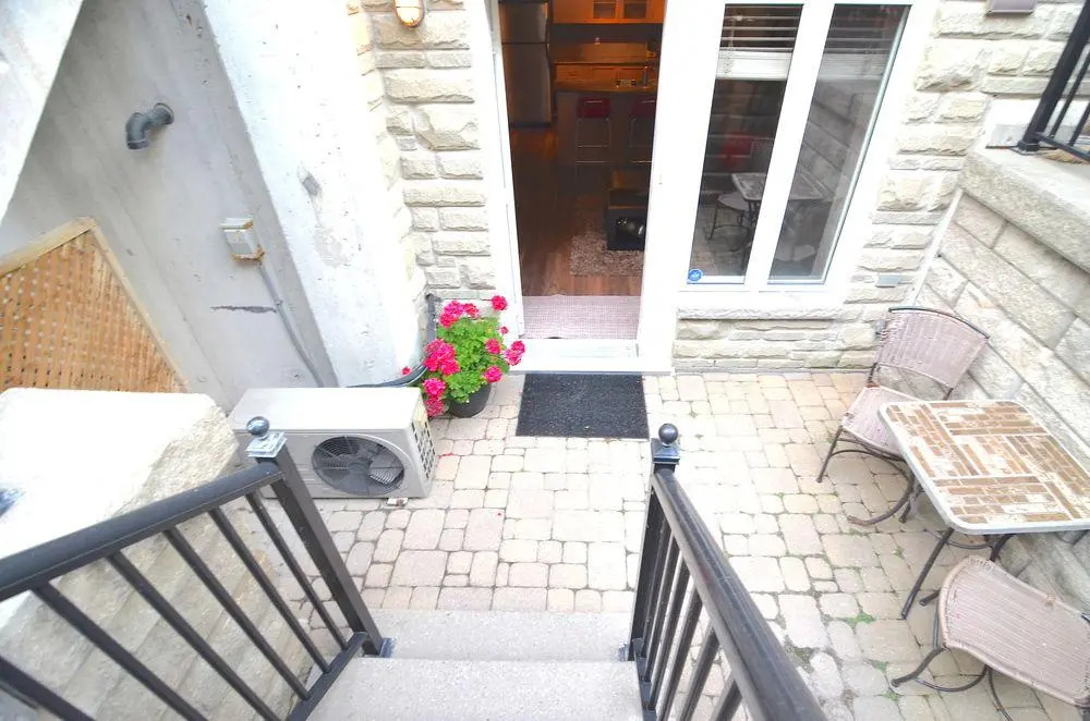 Toronto Escape - The Quartz Townhouse
