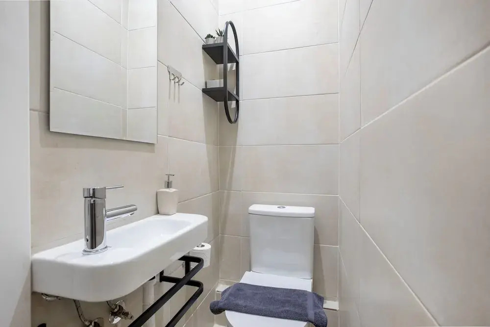 Glimmer 2-Bedroom Apartment in Athens