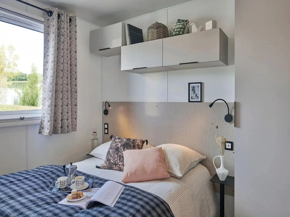 Charming Caravan With Terrace for 6