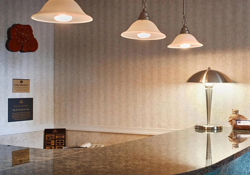 UBar Inn & Suites