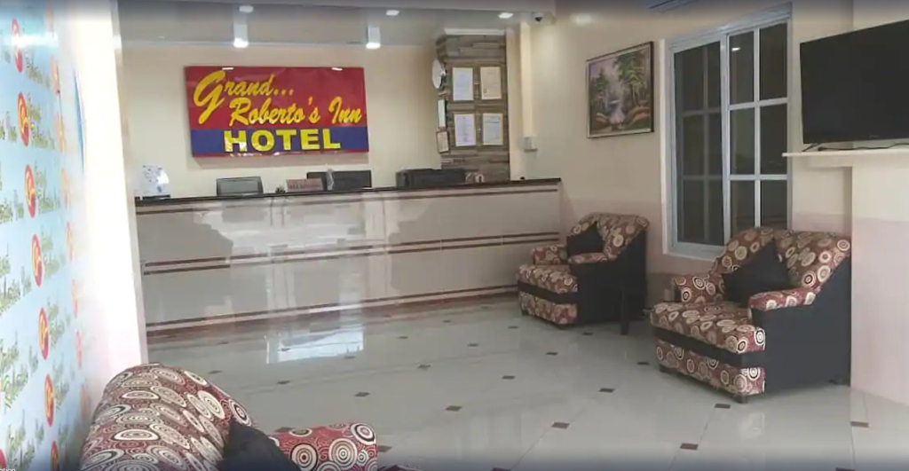 Grand Robertos Inn