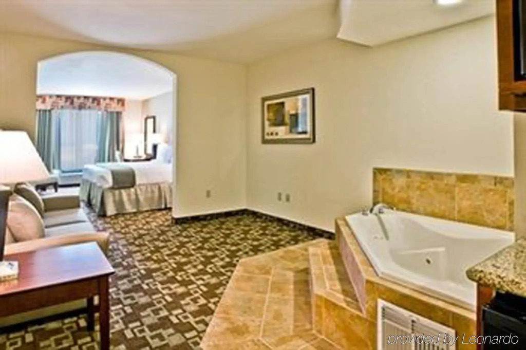 Holiday Inn Express Hotel & Suites Port St. Lucie West by IHG