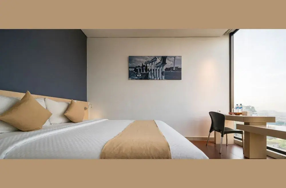 Hotel 88 Embong Malang Tunjungan Surabaya by WH - Breakfast with The Best View on The Highest Floor and Strategic Location in The City Center