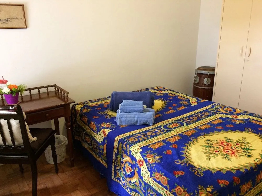 Cozy Rooms in front of Sugar Loaf