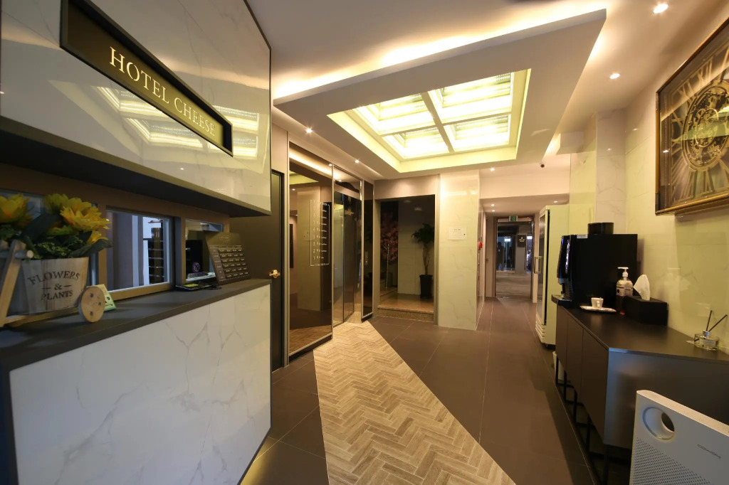 Hotel Cheese