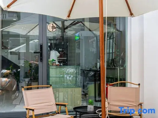Latte Lounge - Heart of city central District 1 Amazing place