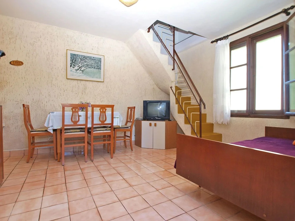 Apartment 950
