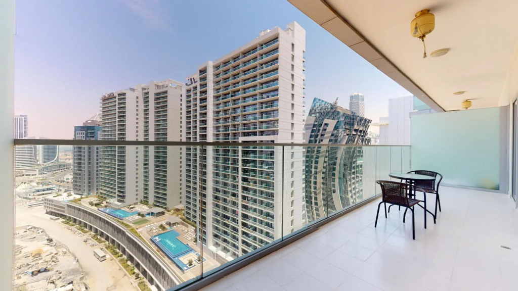 Business Bay -  Damac Majestine Tower 1818