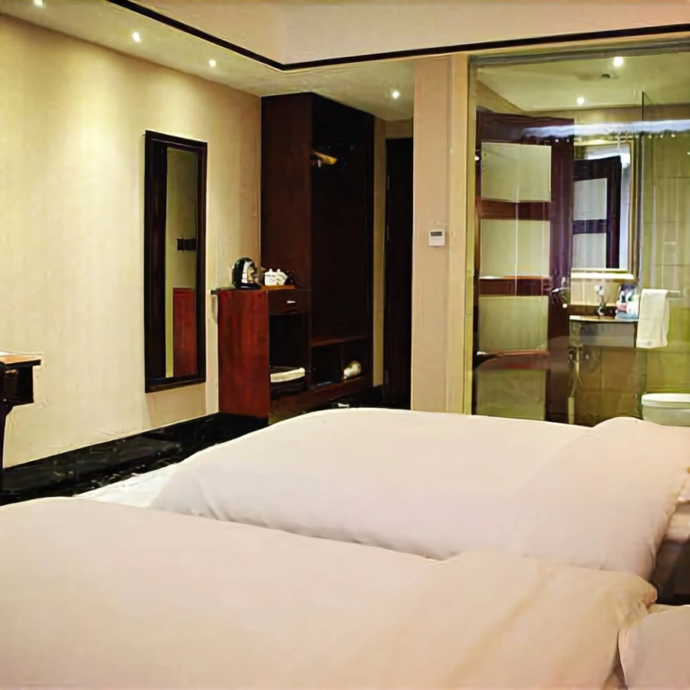 Yijia Baiyun Hotel