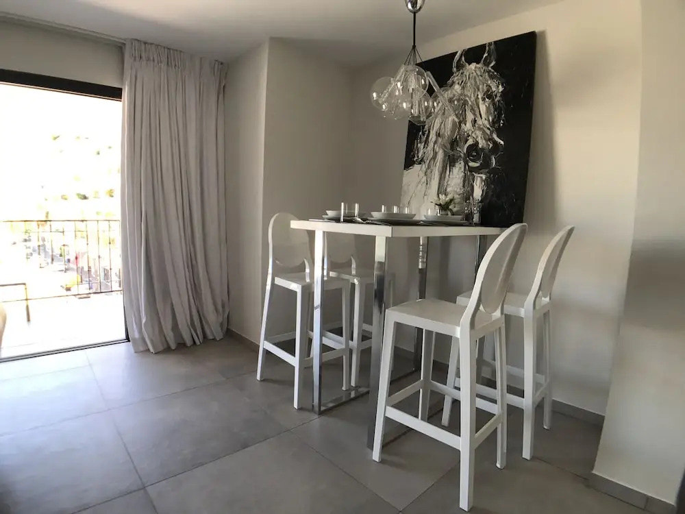 Contemporary 1 Bedroom Apt Puerto Banus