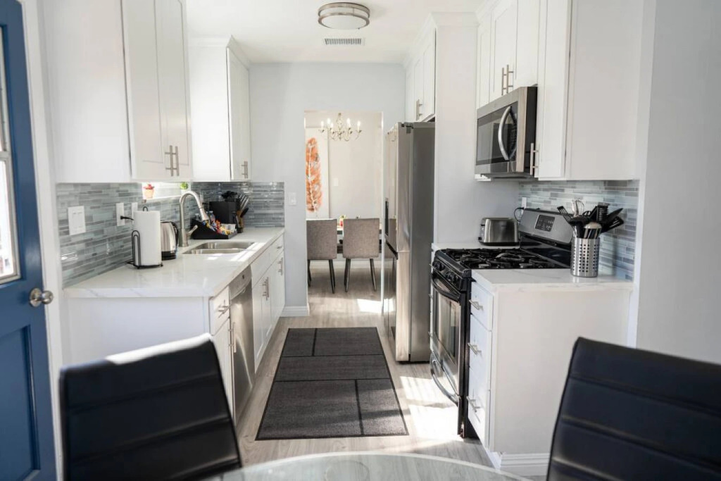 5-BEDROOM HOME RENOVATED IN 2023 NEAR DISNEYLAND (p61)