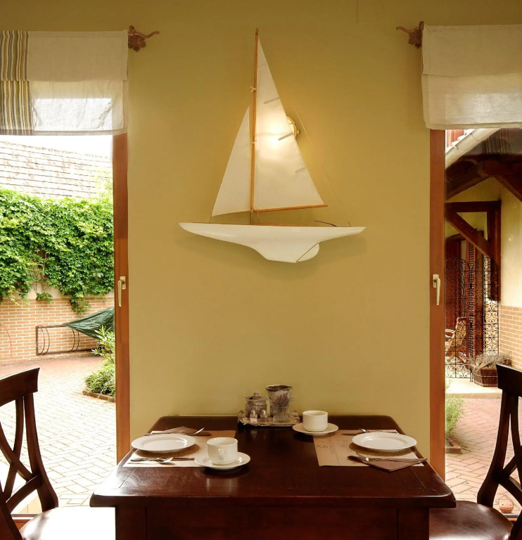 Hullám Villa B&B