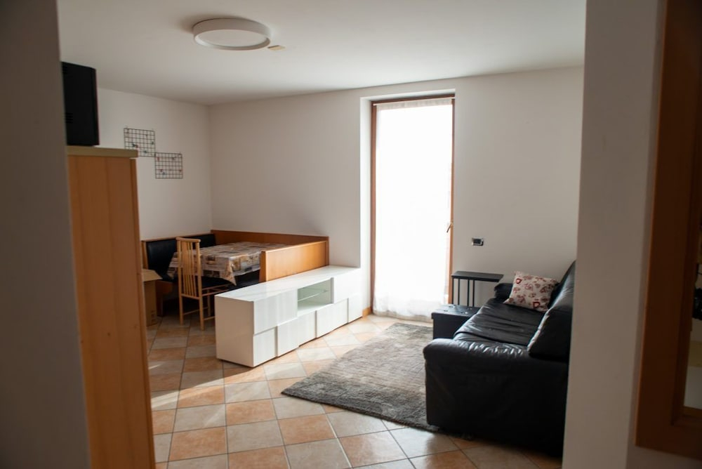 HC Hotel Garni - Rooms and Apartments