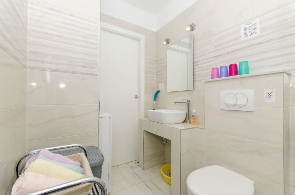 Apartment Lucija  - apartment with Pool: A1 Rogac, Island Solta