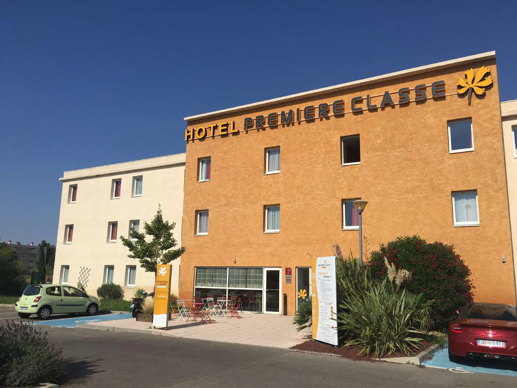 Hotel HubOne3 Istres
