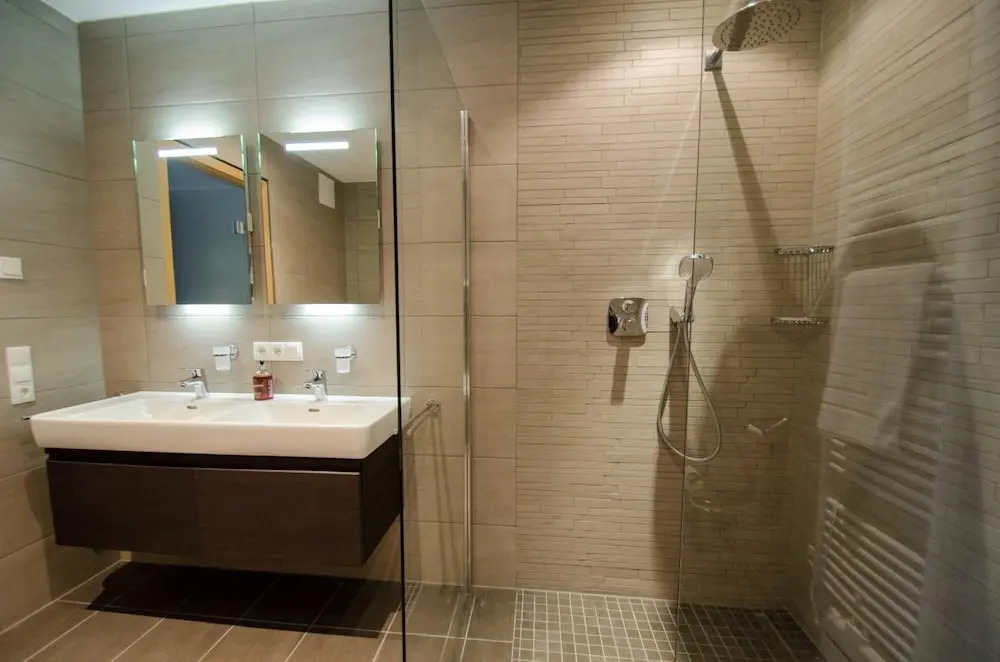 Superb Alpine Lodges Zell am See 6-8pax