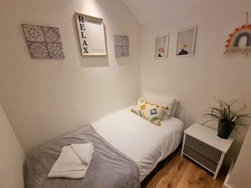 Large Duplex 7 Adults at London Bridge