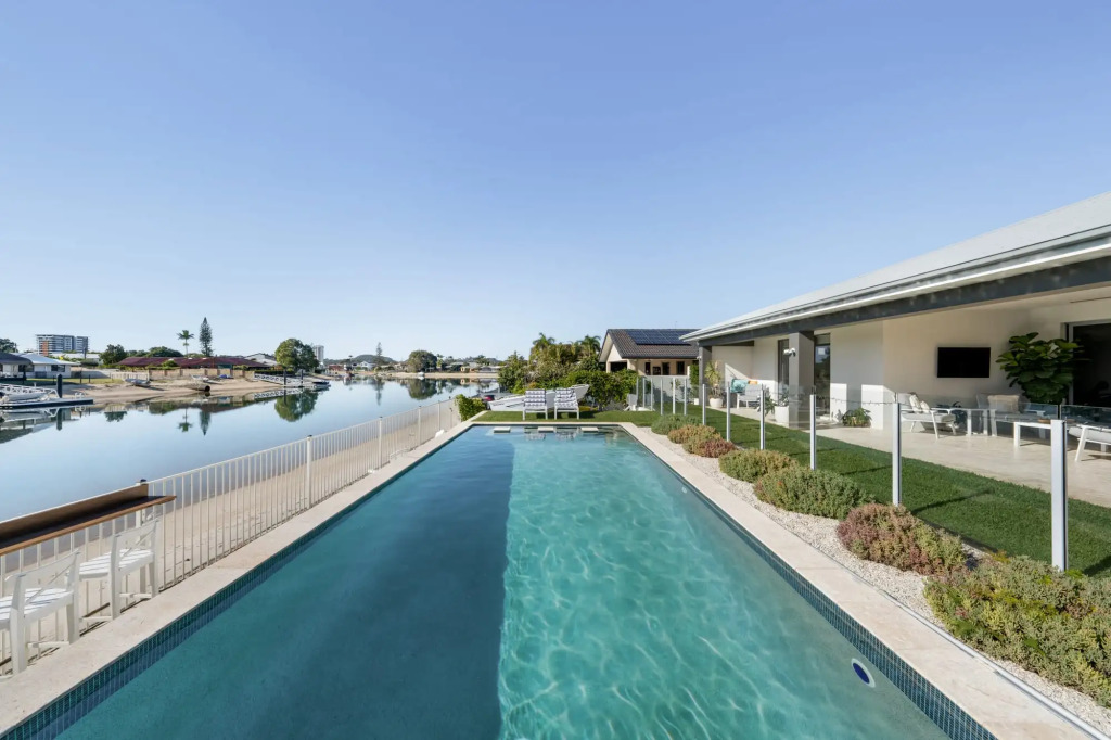 Luxe Family Entertainer on Canal  Private Pool