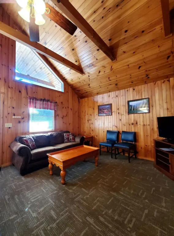 Urban Escape - 1BR King Cabin