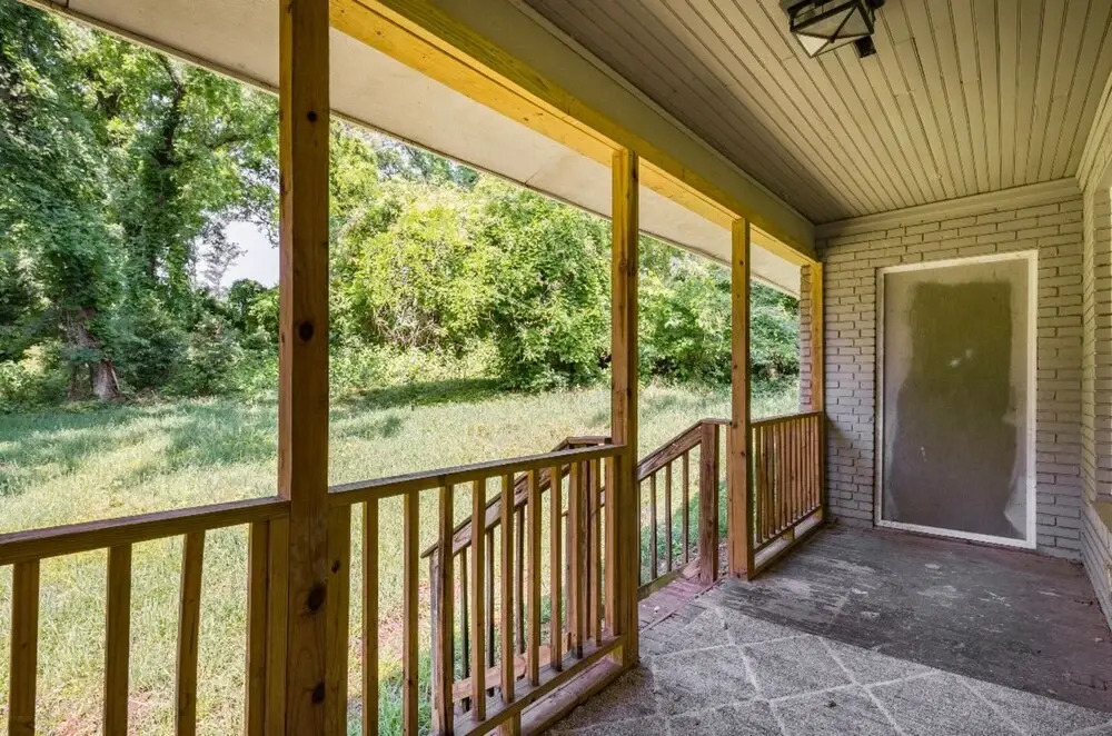 Charming Fully-renovated Bungalow
