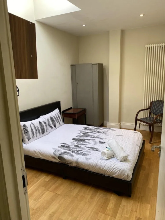 Spacious 3-bed Apartment in Central London