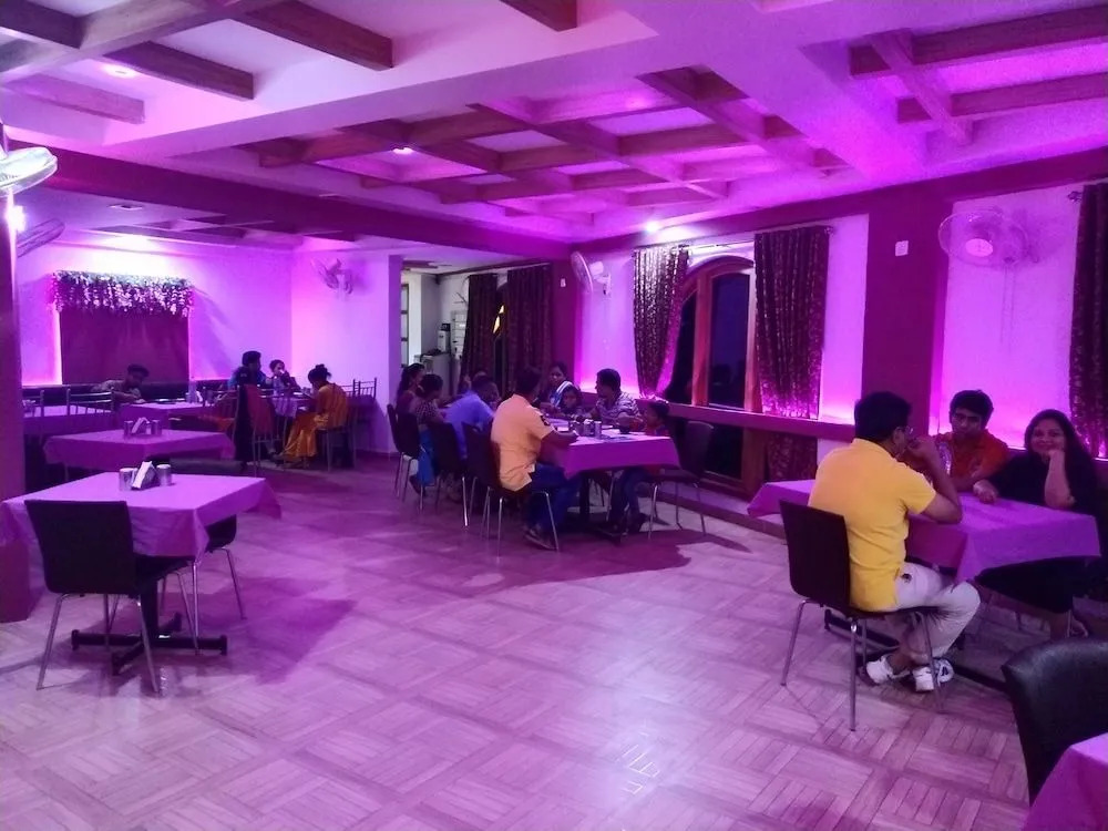 HariS Hotel Seawood