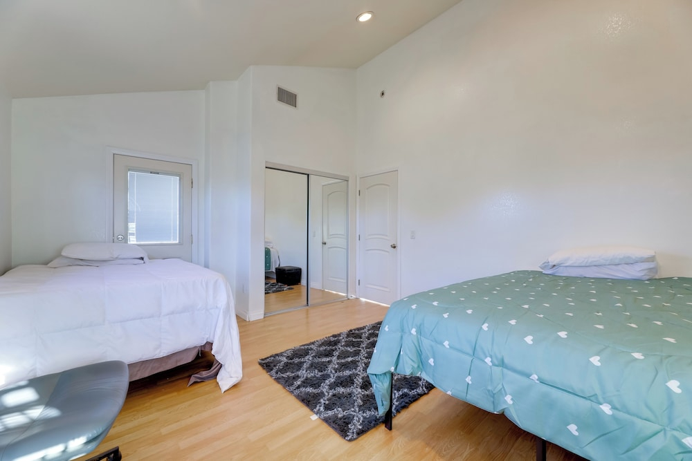Great Location & Free Extras! Bellflower Stay