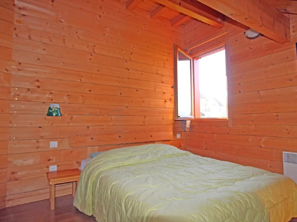 Wooden Chalet With a Washer, Near a Lake