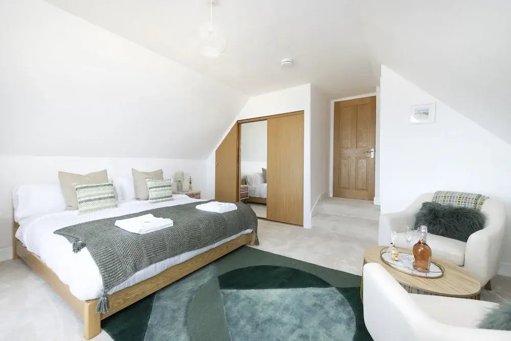 JOIVY Aurora House - 4 Bed With Hot Tub And Sea View