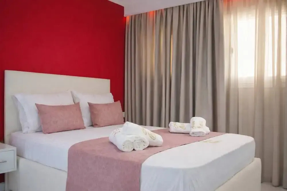 House Blerina - Beachfront Double Sarti Getaway