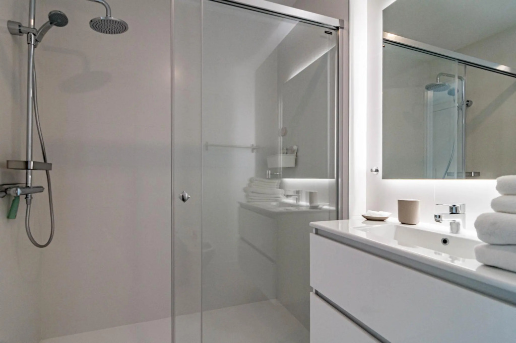 VG13- Modern apartment, 5 min to beach