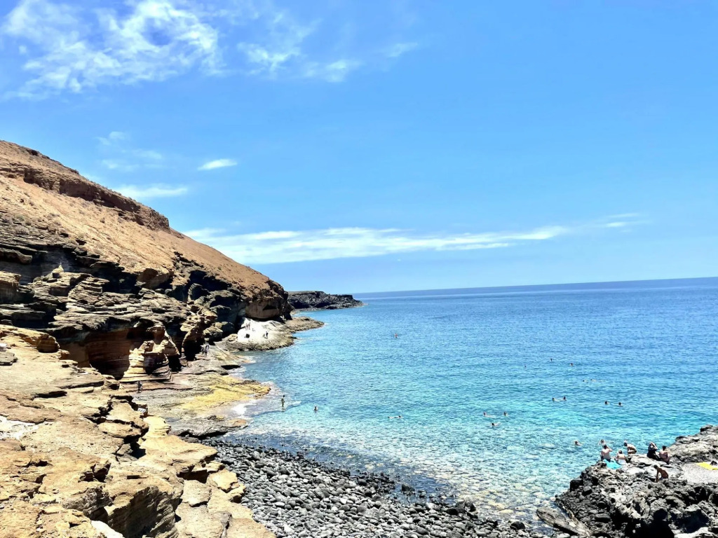 One cozy bedroom with Wifi,pool in Tenerife South