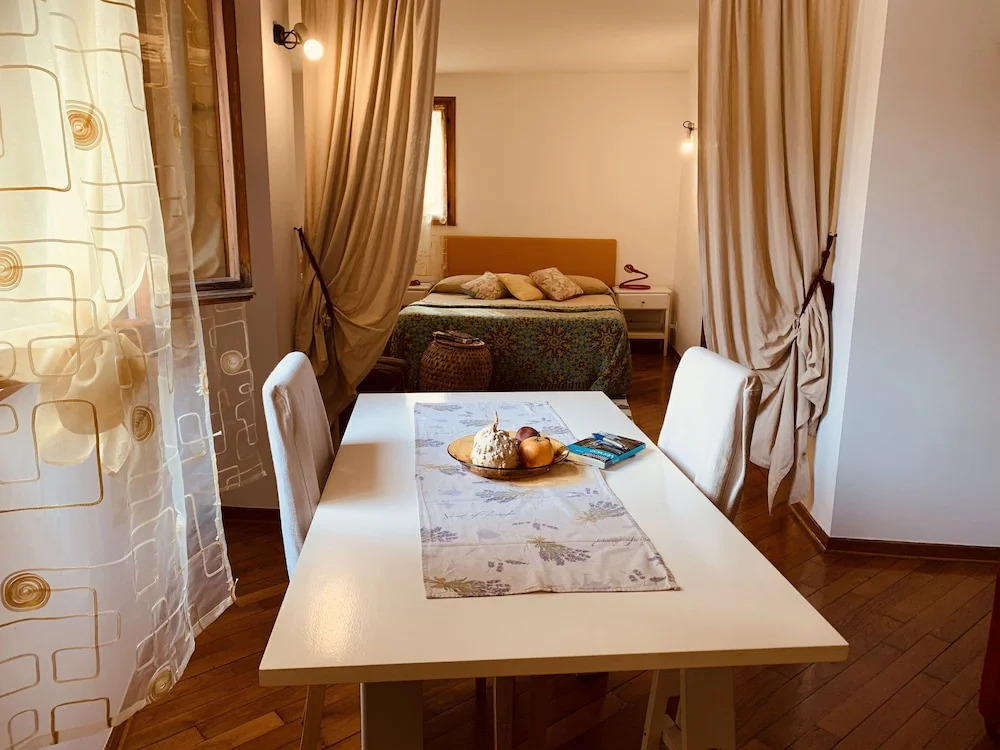 Grimaldi Apartments - Ai Leoncini