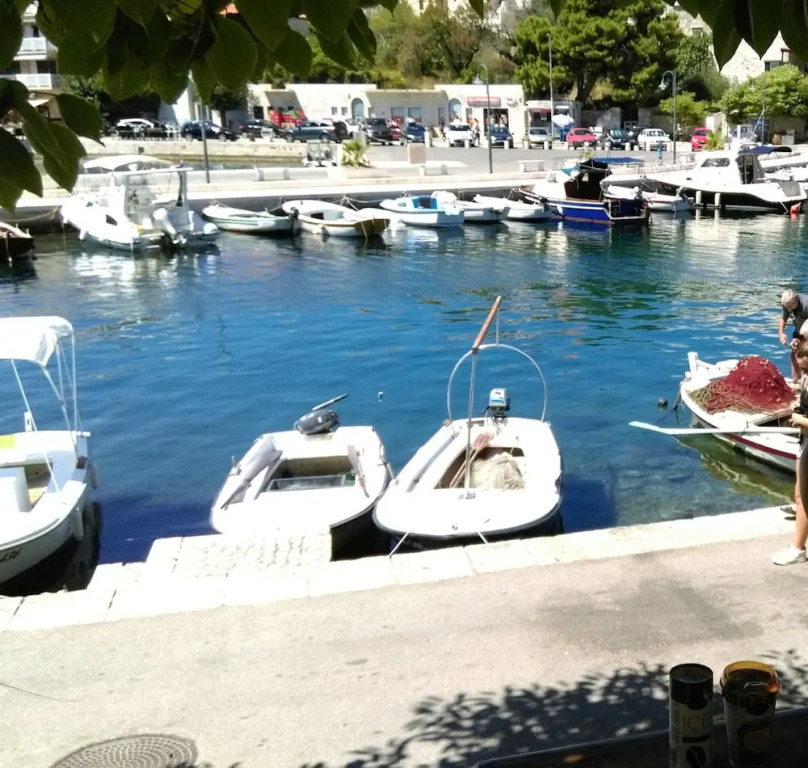 Studio in Sumartin, With Wonderful sea View, Furnished Balcony and Wif
