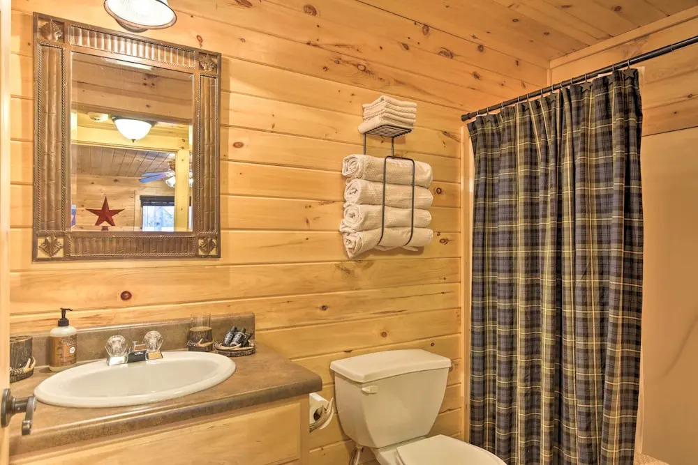 Lake Blue Ridge Cabin by the Chatahoochie Forest