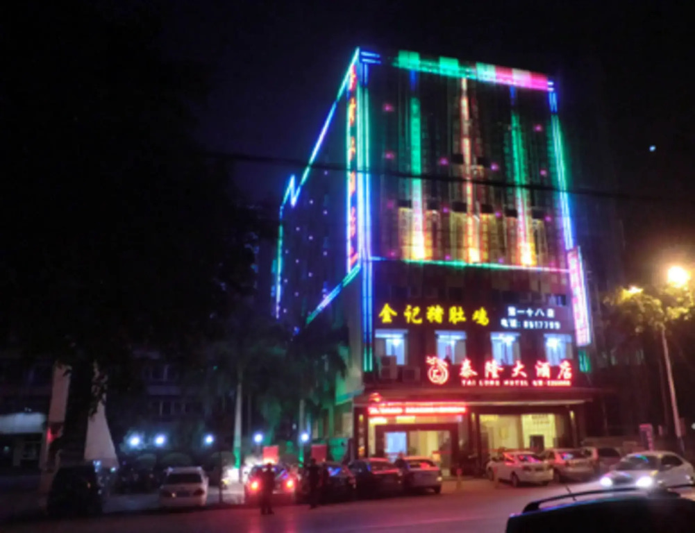 Tyrone Le Grand Large Hotel