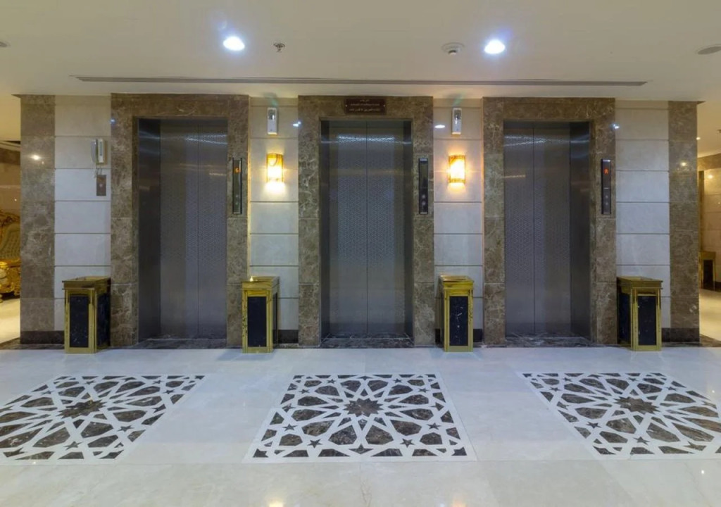 Al Bayraq Hotel