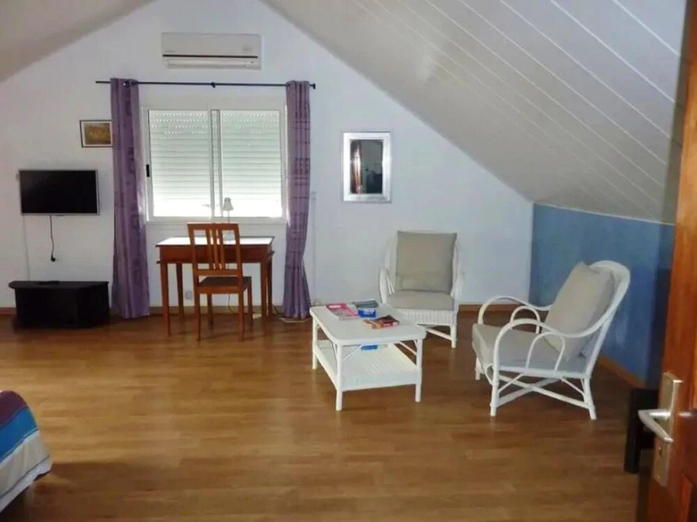 Apartment with 3 Bedrooms in Bois-De-Nèfles Saint-Paul, with Wonderful Sea View, Enclosed Garden And Wifi - 15 Km From the Beach