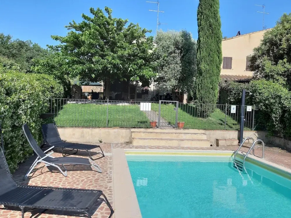 Group Retreat With Garden in Tuscany