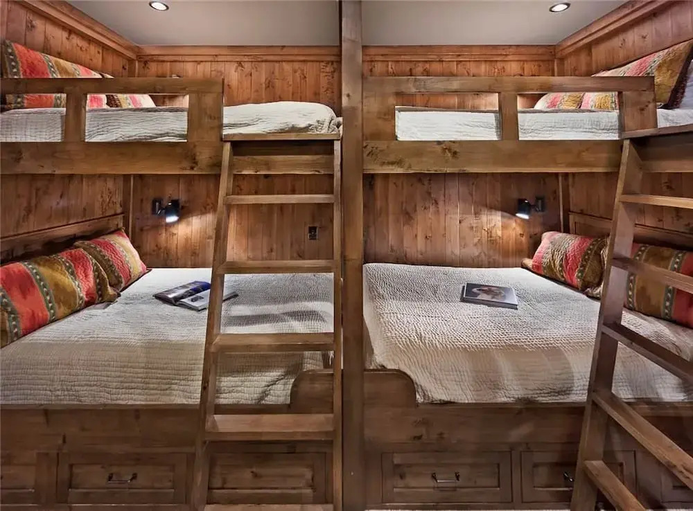 Treasure Mountain 605 4 BedroomCondo By Moving Mountains