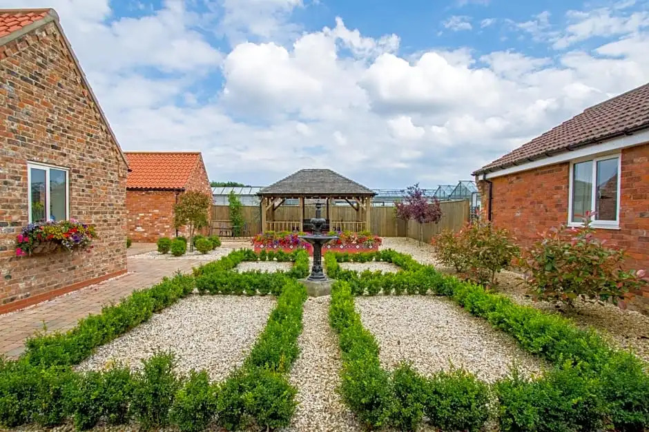 Meals Farm - Courtyard Room