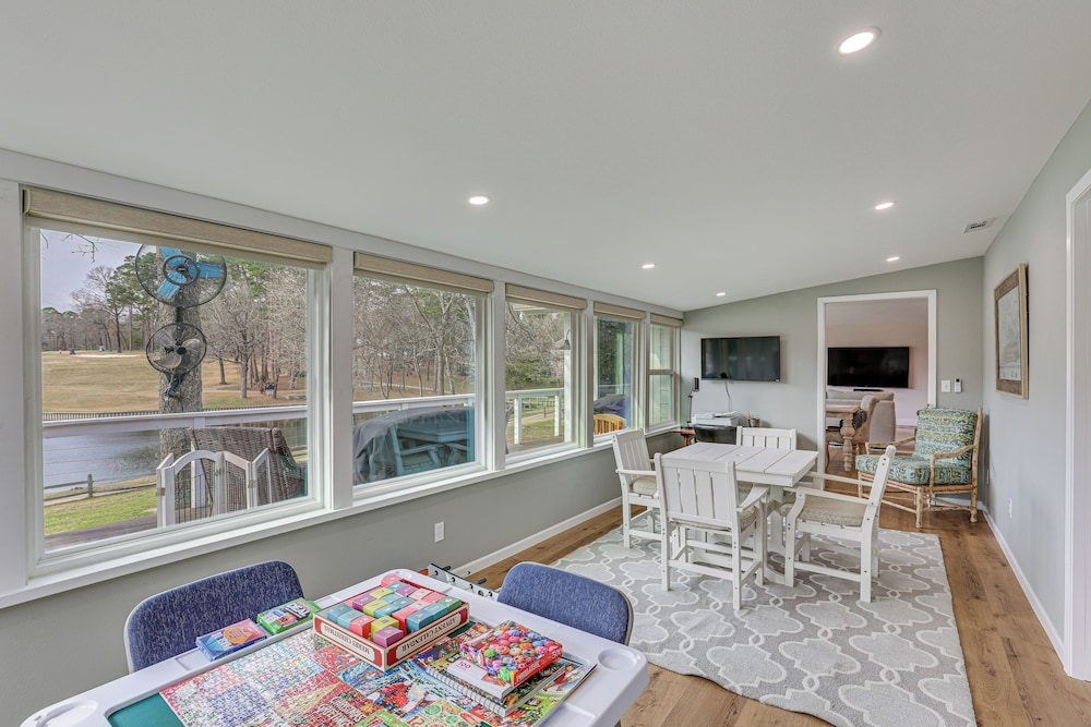 Fairway & Water Views! Peaceful Holly Lake Retreat