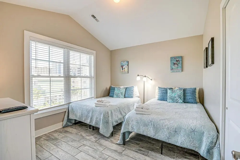 Walk to Shore: Myrtle Beach Home w/ Pool Access!