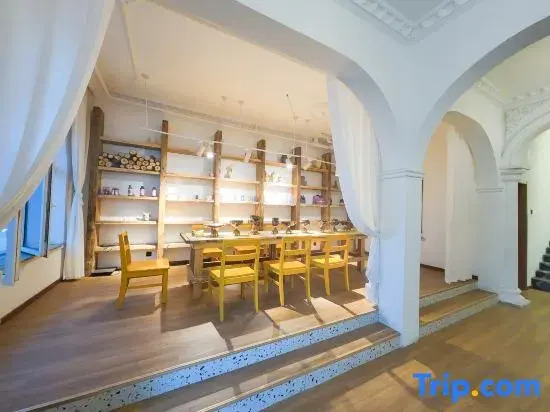 Huajing Homestay