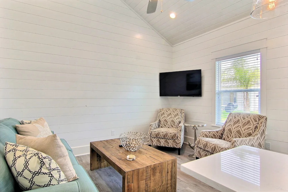 Old Town Unit 10 2 Bedroom Cottage