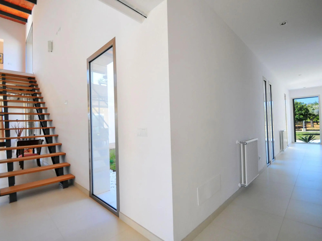 Recently Built Country House in a Minimalist Style, Private Pool Detached