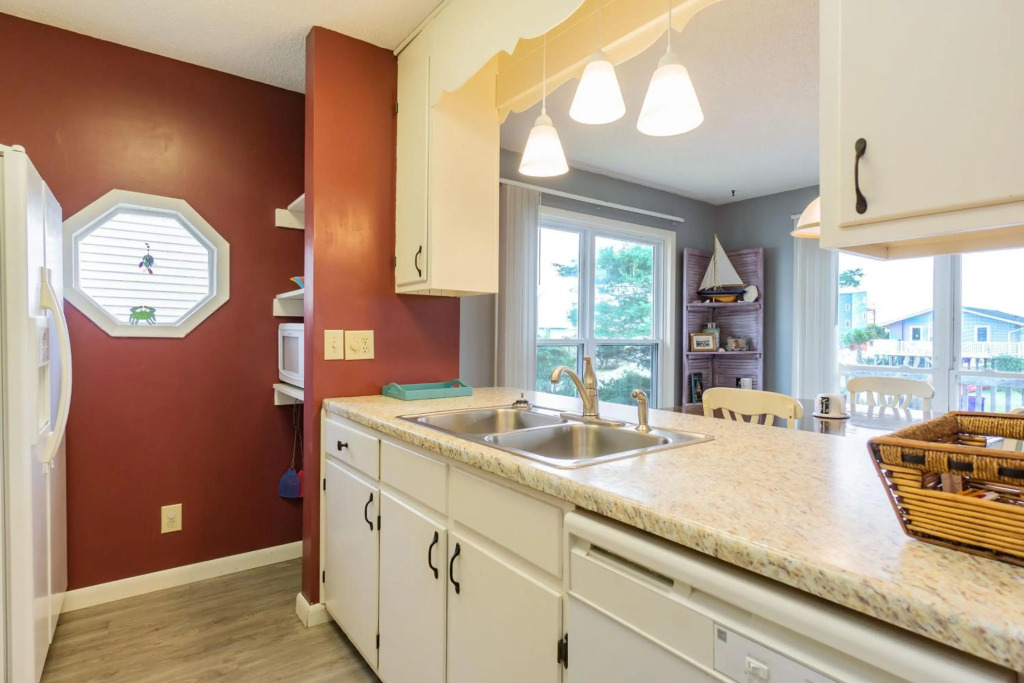 Changes In LAttitude by Oak Island Accommodations