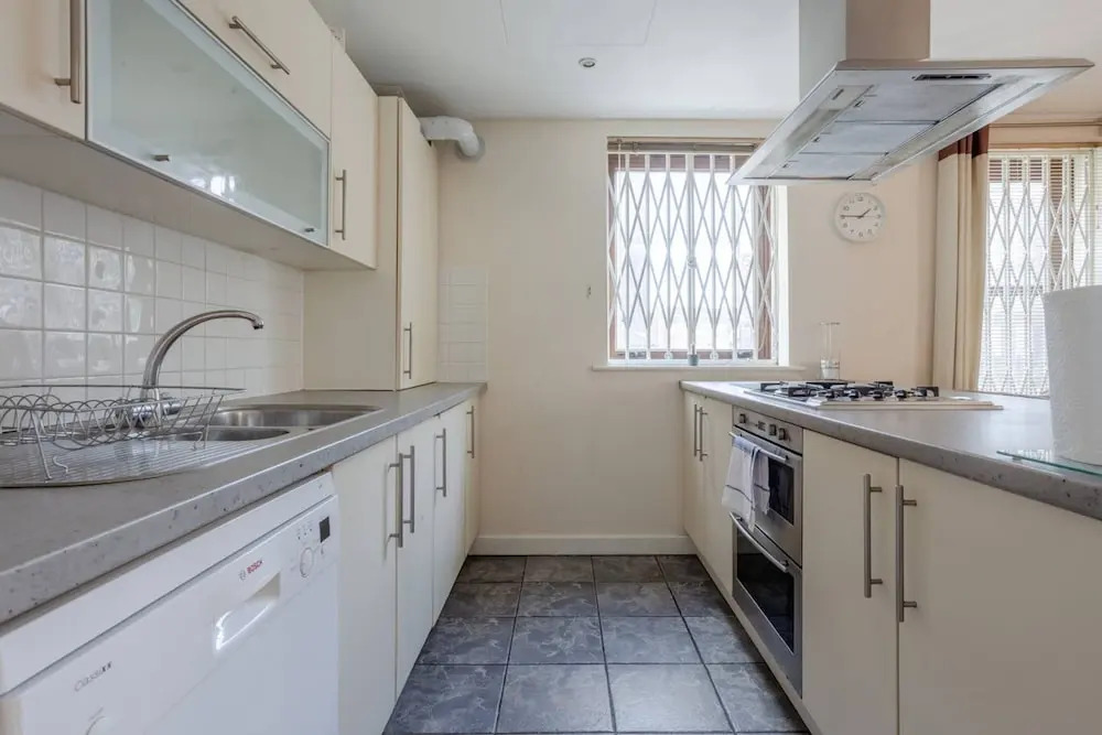 Spacious 4 Bedroom Home in Marylebone