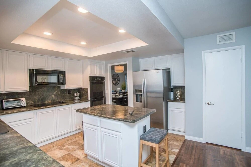 Laredo Legato 4 bd 3 ba Sparkling Pool & Spa!